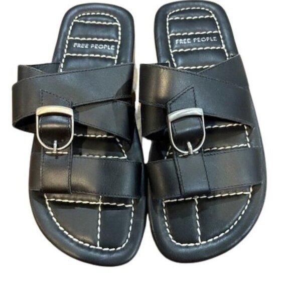 Free People Shoes - Free People Sloan Buckle Sandal in Black – Size 8